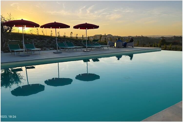 Maison Sundown à Ostra avec piscine débordement - Photo 15