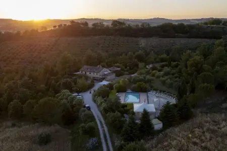 Location villa à Ponzano di Fermo, Villa dans les Marches avec 0 chambres