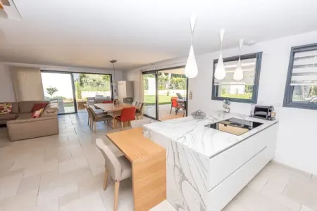 Villa moderne 6 personnes avec piscine chauffée à Sainte Maxime : photo 24