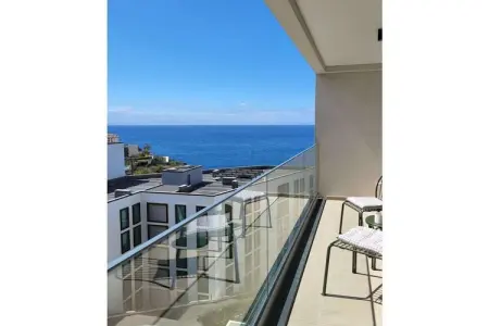 Appartement design Funchal, piscine débordement et accès plage : photo 4