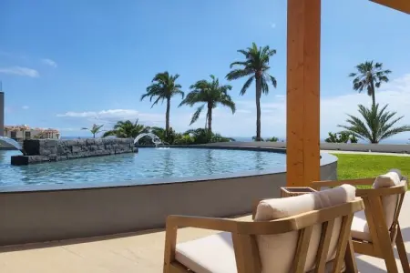Appartement design Funchal, piscine débordement et accès plage : photo 5