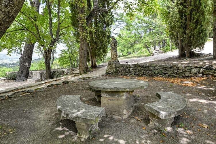Gîte 12 personnes avec chapelle et piscine à Apt - Photo 2