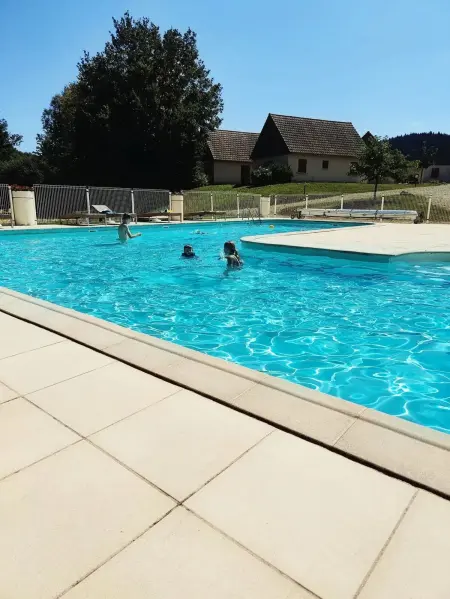 Location maison à Le Bourg, Maison charmante Le Bourg avec piscine