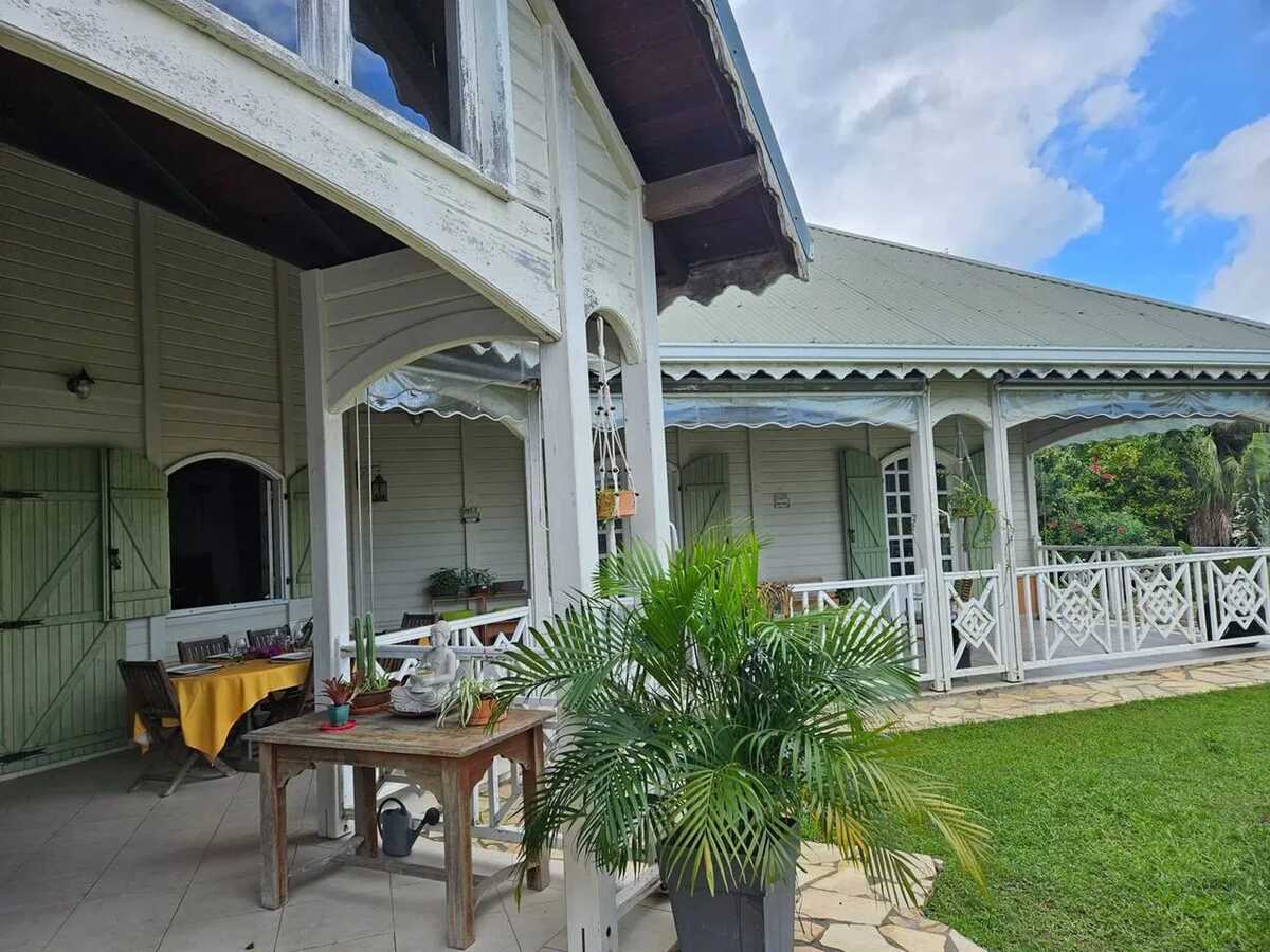Villa 2 chambres Rivière-Pilote, terrasse vue montagne - Photo 12