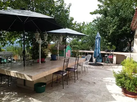 Maison avec piscine partagée et jardin clos à La Bouilladisse : photo 3