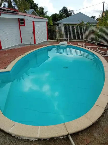 Location bungalow à Sainte Rose, Bungalow chaleureux Sainte-Rose 60 m² piscine