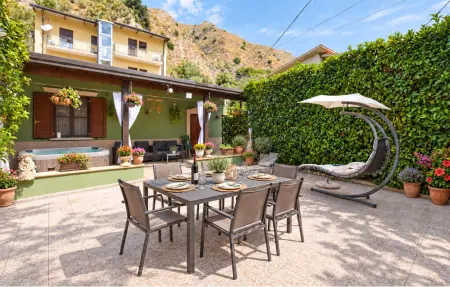 Maison théâtrale 100 m² avec Jacuzzi à Reggio Calabria : photo 1