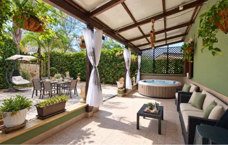 Maison théâtrale 100 m² avec Jacuzzi à Reggio Calabria : photo 2