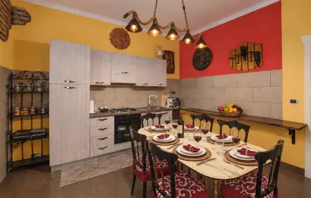 Maison théâtrale 100 m² avec Jacuzzi à Reggio Calabria : photo 6