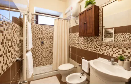 Maison théâtrale 100 m² avec Jacuzzi à Reggio Calabria : photo 12