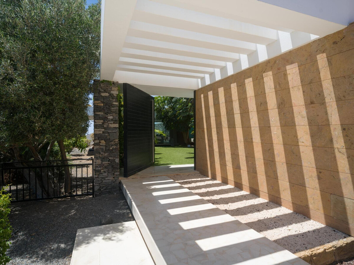 Villa Cyca, piscine débordement et jardin tropical - Photo 10