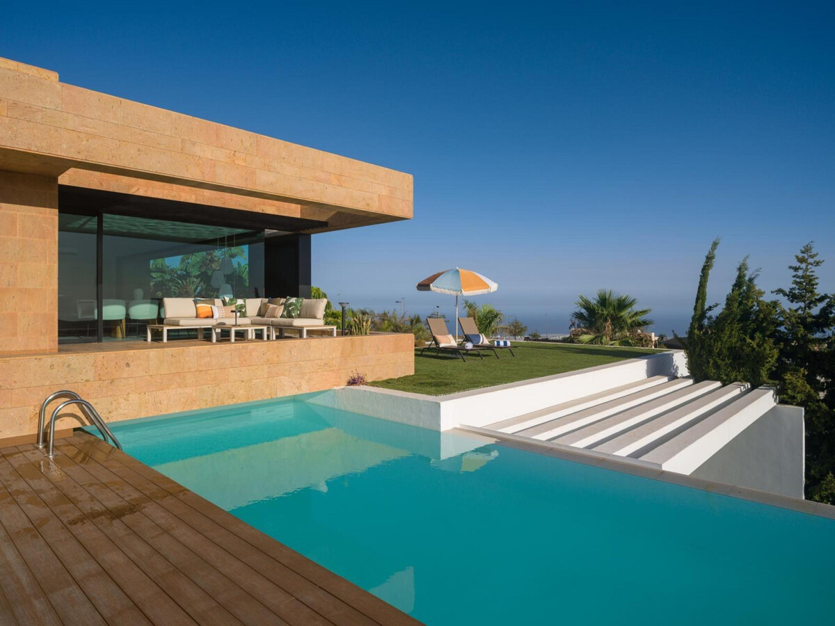 Villa Cyca, piscine débordement et jardin tropical - Photo 17