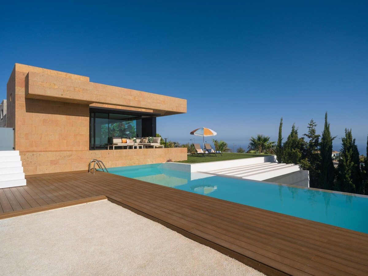 Villa Cyca, piscine débordement et jardin tropical - Photo 18