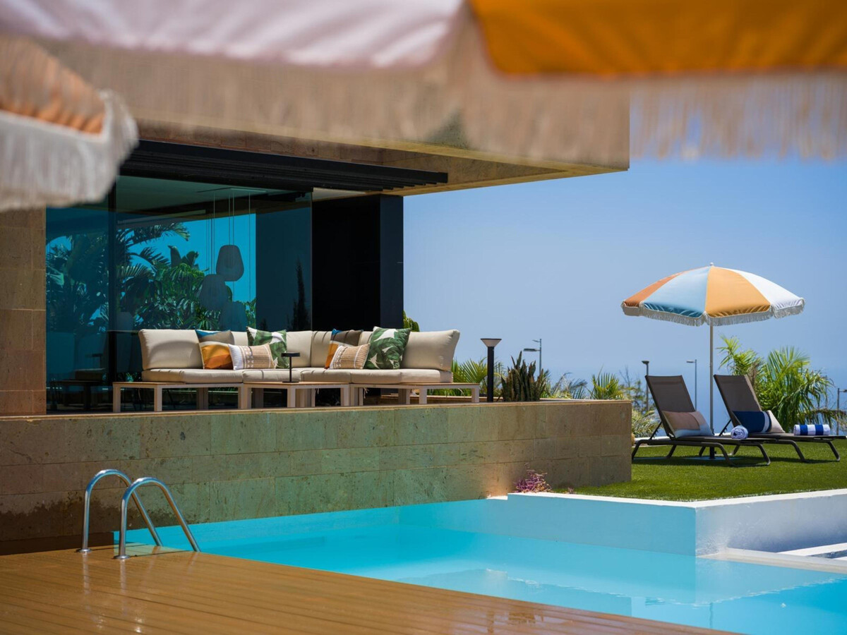 Villa Cyca, piscine débordement et jardin tropical - Photo 24