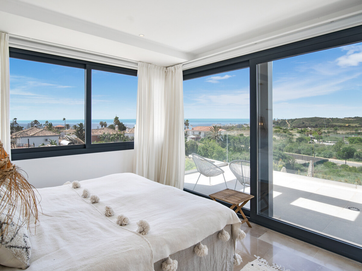 Villa 4 chambres Estepona, piscine débordement, vue mer - Photo 6
