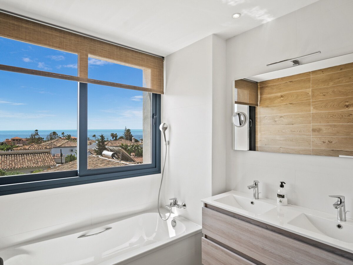 Villa 4 chambres Estepona, piscine débordement, vue mer - Photo 8