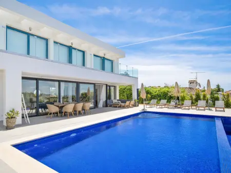Villa 4 chambres Estepona, piscine débordement, vue mer