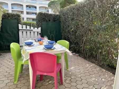 Mazet avec terrasse, climatisation, calme, Maison Le Lavandou 4 personnes