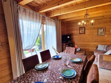Chalet Shangrila avec spa et terrasse plein sud