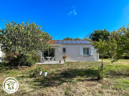Gîte arboré à Beaulieu-sous-la-Roche, 4 pers. : photo 1