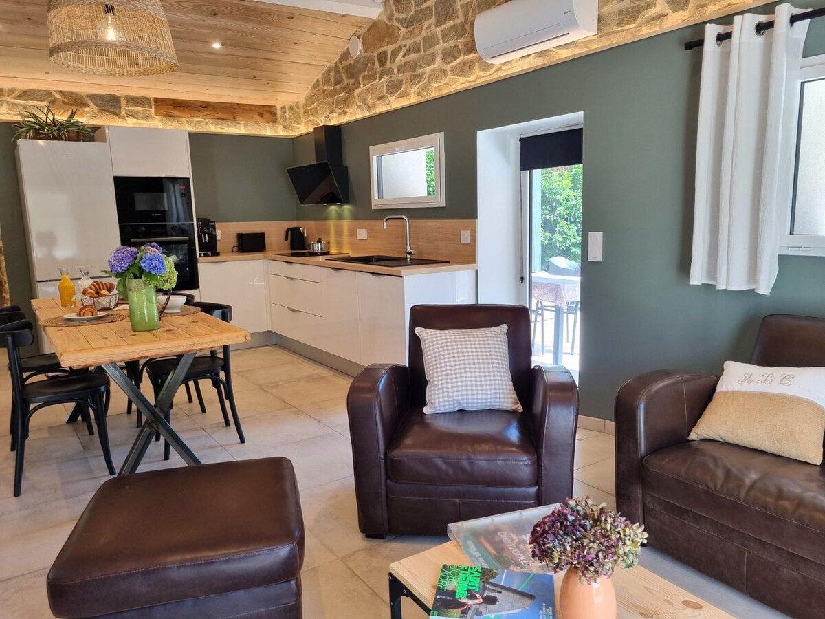 Le Fayard – Gîte climatisé 3 pers., terrasse & barbecue - Photo 2