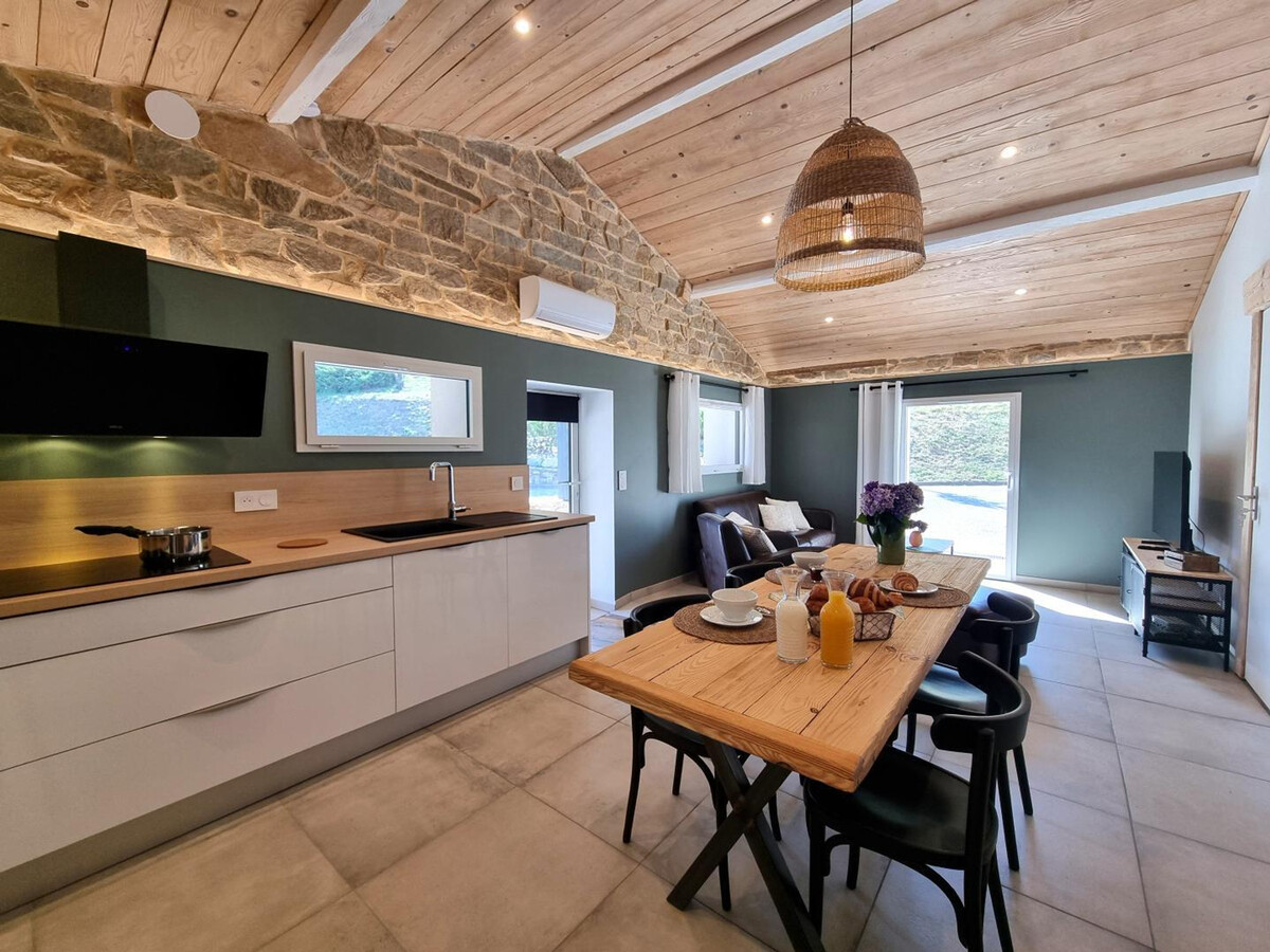 Le Fayard – Gîte climatisé 3 pers., terrasse & barbecue - Photo 4