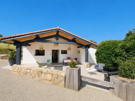 Le Fayard – Gîte climatisé 3 pers., terrasse & barbecue