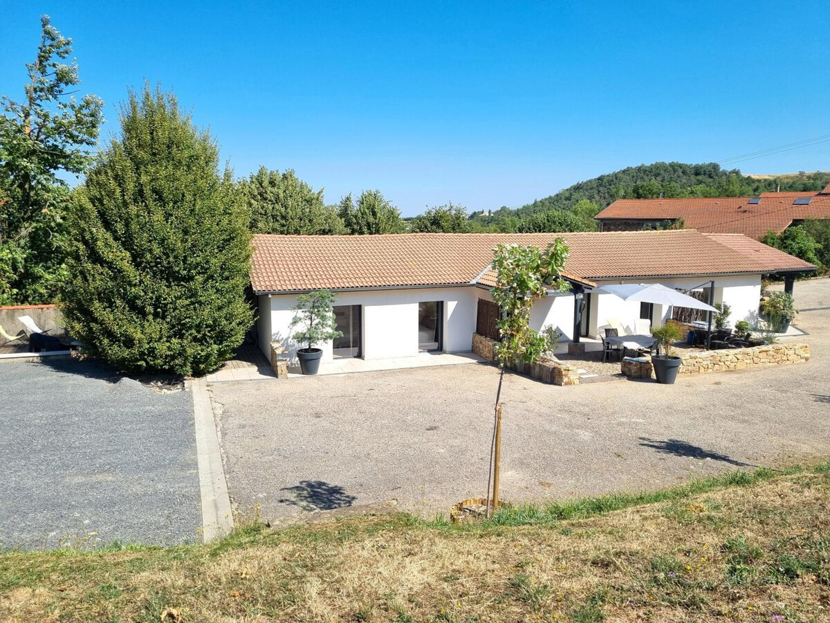 Gîte climatisé avec terrain de pétanque à Saint-Just-Saint-Rambert - Photo 18