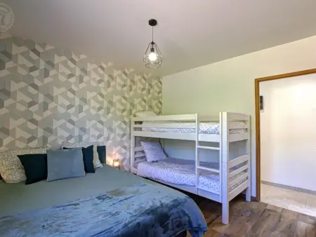 Le Clos Saint-Jean, gîte 16 pers. avec piscine couverte : photo 13