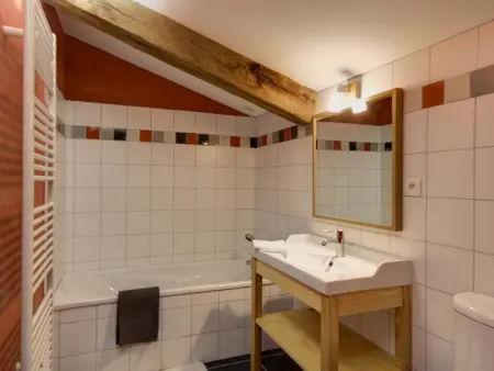 Gîte 18 pers. avec piscine, spa et sauna à Saint-Just-la-Pendue : photo 26