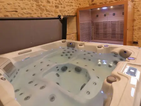 Gîte plain pied climatisé, spa et sauna - Montchevrel : photo 2