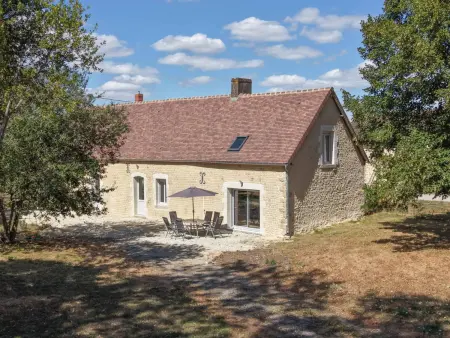 Gîte ancien climatisé, spa et sauna à Montchevrel