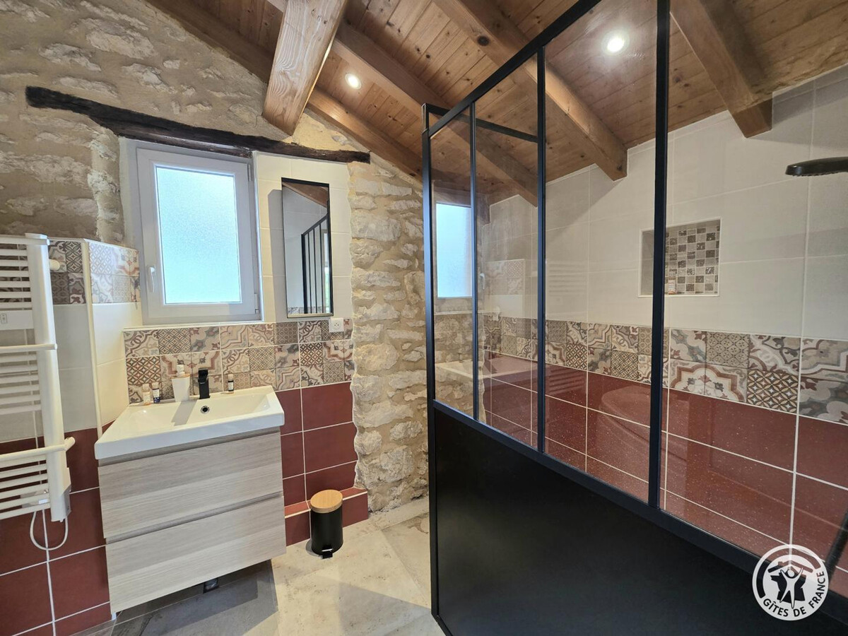 Gîte 6 pers. avec piscine partagée à Montignac-Lascaux - Photo 6