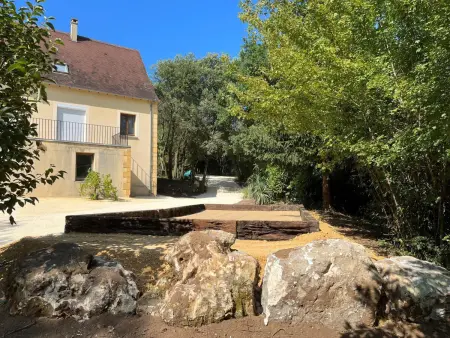 Location gite à Les Eyzies, Maison en forêt, animaux et parking - 8 pers.