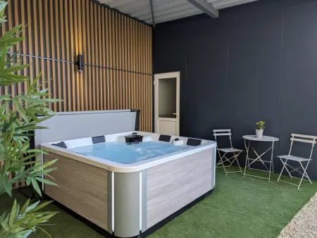 Maison charentaise rénovée avec spa privatif, Maine-de-Boixe : photo 5