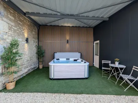 Maison charentaise rénovée avec spa privatif, Maine-de-Boixe : photo 17