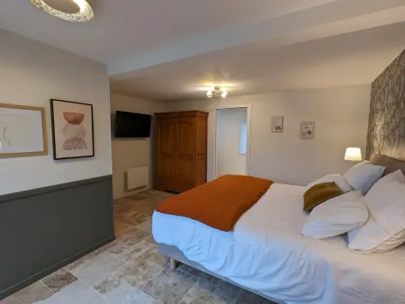 Gîte 8 pers. avec piscine et spa à Saint-Amant-de-Nouère : photo 16