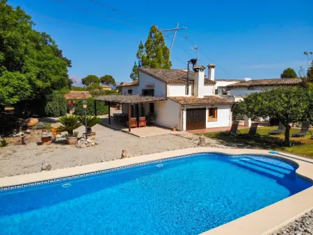 Location gite à Muro, Maison rustique avec piscine - 6 pers.