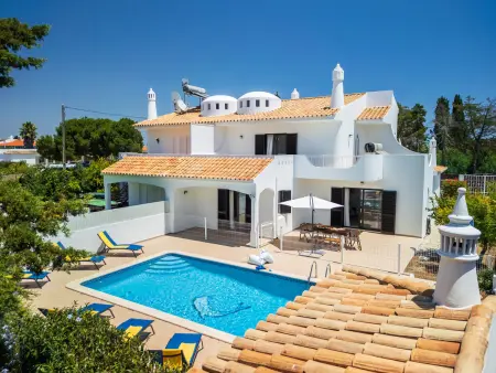 Villa CAJI à Albufeira : piscine privée clôturée, 3 ch