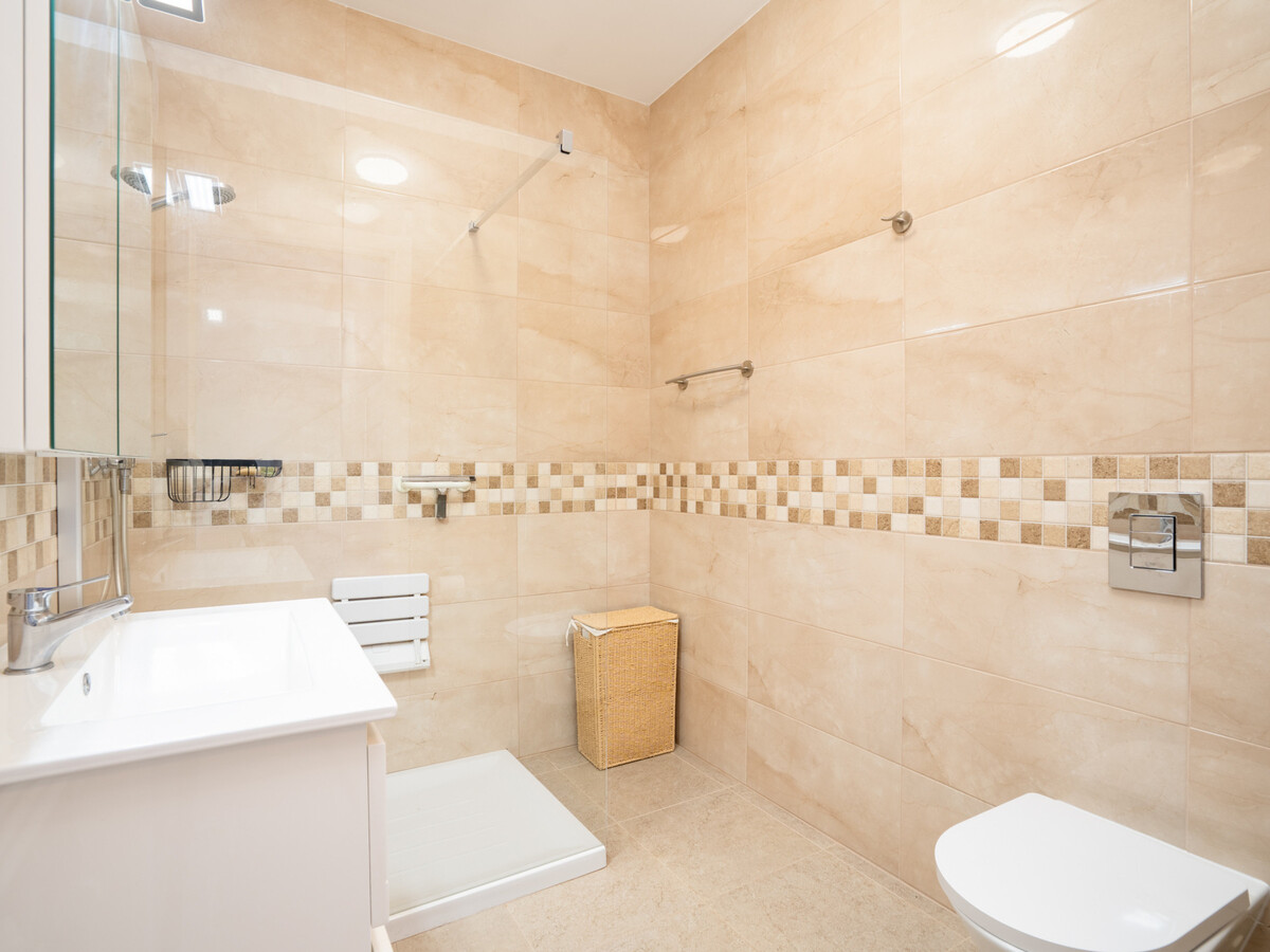 Villa 3 chambres avec piscine et jacuzzi sur toit - Photo 20