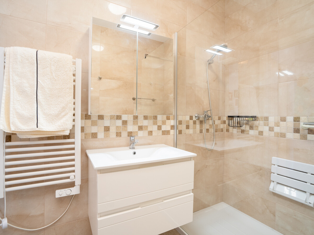 Villa 3 chambres avec piscine et jacuzzi sur toit - Photo 21