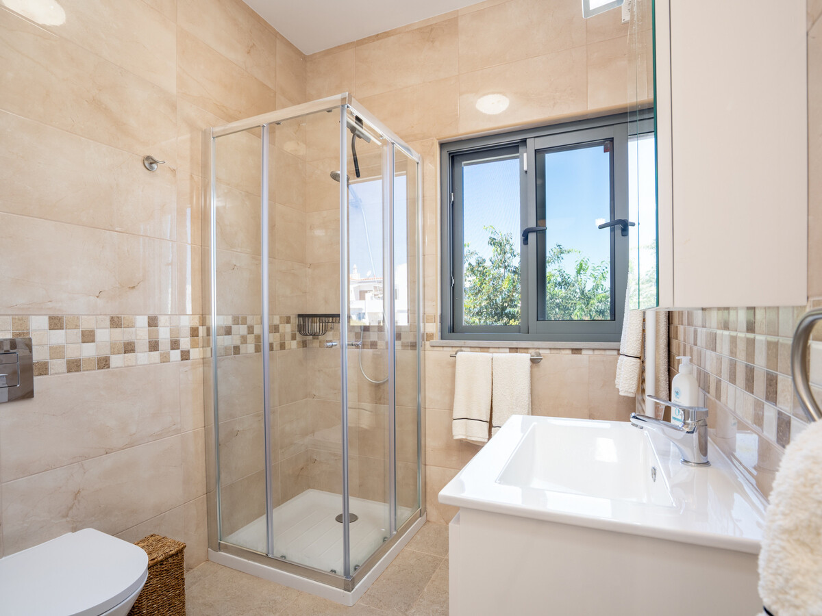 Villa 3 chambres avec piscine et jacuzzi sur toit - Photo 31