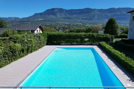 Maison 12 pers. Tresserve avec piscine commune et garage : photo 2