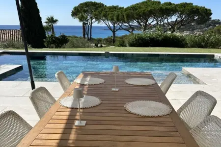 Villa avec tour et piscine chauffée à Sainte-Maxime : photo 3