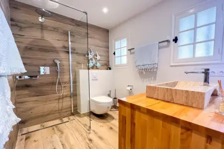 Villa avec tour et piscine chauffée à Sainte-Maxime : photo 16