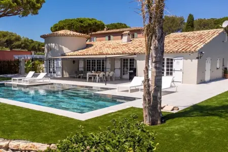 Villa avec tour et piscine chauffée à Sainte-Maxime : photo 20