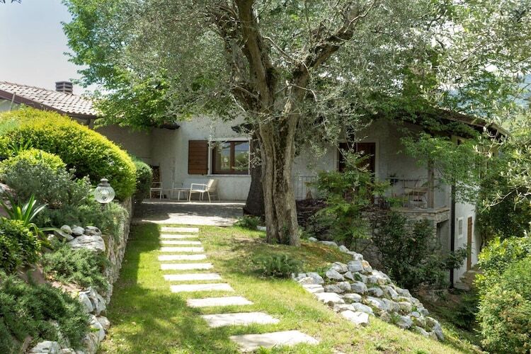 Gîte avec piscine et 40 oliviers, vue lac à Tremosine - Photo 2