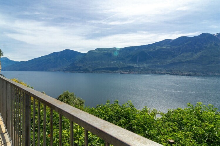 Gîte avec piscine et 40 oliviers, vue lac à Tremosine - Photo 6