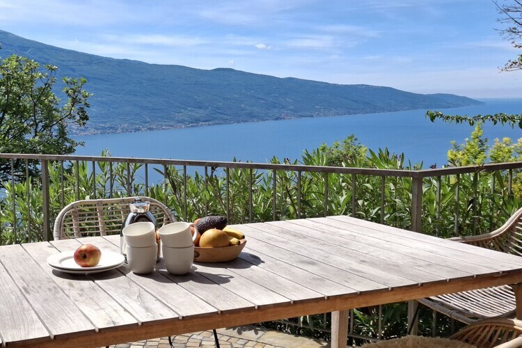 Gîte avec piscine et 40 oliviers, vue lac à Tremosine - Photo 9