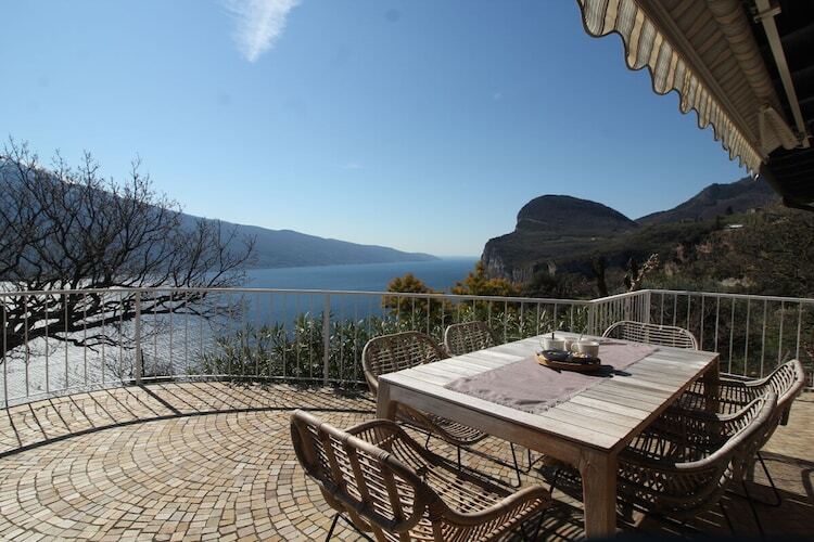 Gîte avec piscine et 40 oliviers, vue lac à Tremosine - Photo 10